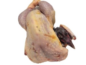 Pintade fermière, prête à cuire